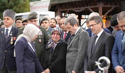 Çanakkale Zaferi’ne kutlama, şehitlere dua