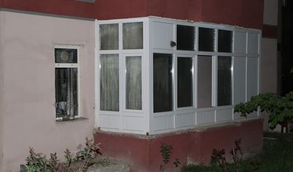 Niğde'de bir kişi benzin dökerek evlerini yaktı