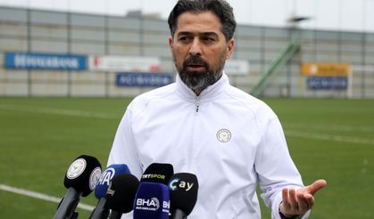 Teknik direktör İlhan Palut, Çaykur Rizespor'da göreve devam edecek şekilde çalışıyor: