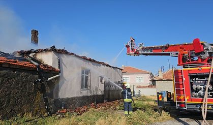 Konya'da bir evde çıkan yangında 2 kişi öldü