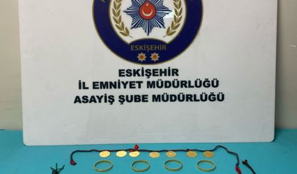 Eskişehir'de kendisini kamu görevlisi olarak tanıttığı 2 kişiyi dolandıran zanlı tutuklandı