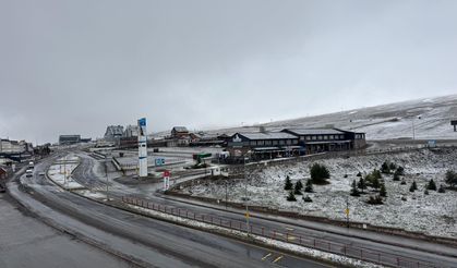 Erciyes'e nisan ayında kar yağdı