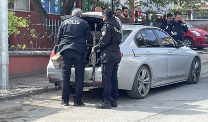 Eskişehir'de "dur" ihtarına uymayan araçta otomatik silah ele geçirildi