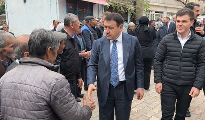 Kütahya Valisi Işın, 4,5 ve 4,6 büyüklüğündeki depremlerin ardından Simav'da incelemelerde bulundu