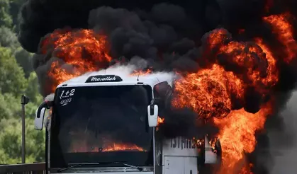 Yolcu otobüsünde yangın: Kullanılamaz hale geldi