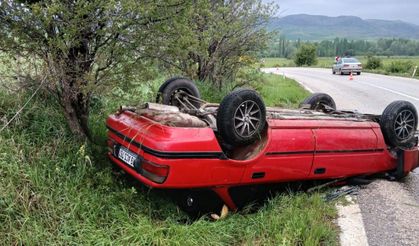 Çorum'da devrilen otomobildeki 4 kişi yaralandı
