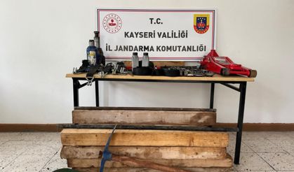 Kayseri'de kaçak kazı yapan 4 şüpheli suçüstü yakalandı