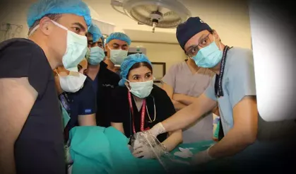 'Tıp literatürüne geçecek operasyon' Yeni doğan bebekte tespit edildi hemen ameliyata alındı