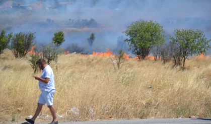 Balıkesir'in 3 ilçesinde yangın alarmı