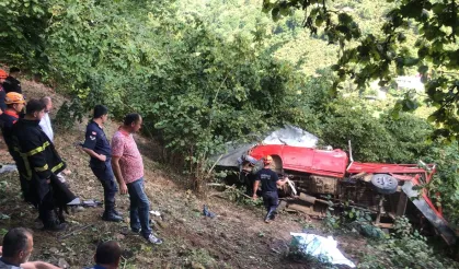 Giresun’da fındık işçilerini taşıyan araç devrildi