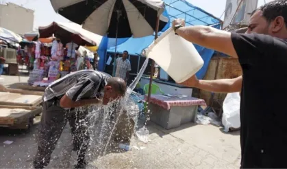 İran'da aşırı sıcaklara karşı 14 eyalette tatil kararı