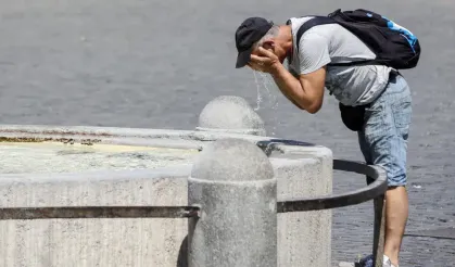 Yunanistan'da açık alanlarda çalışmak yasaklandı