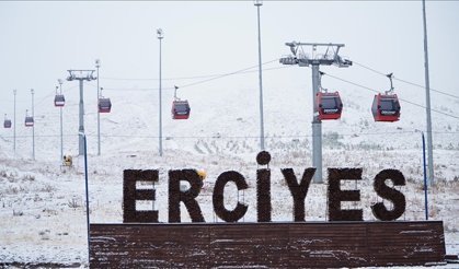 Erciyes Dağı beyaza büründü
