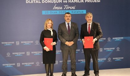 Bakan Tekin Kütahya'da imza töreninde konuştu