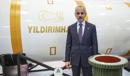 Ulaştırma ve Altyapı Bakanı Uraloğlu, SAHA 2026'yı ziyaret etti