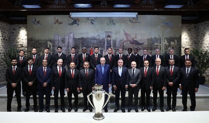 Cumhurbaşkanı Erdoğan Galatasaray Futbol Takımını kabul etti
