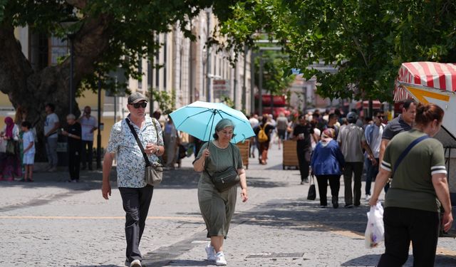 İzmir'de sıcak hava etkili oldu