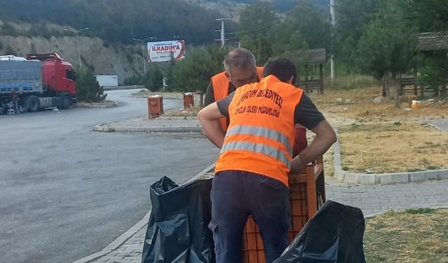 Samsun'da bayram sonrası kara yolları çevresinde temizlik çalışması yapıldı