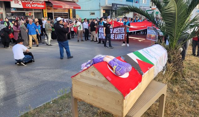 Tekkeköylüler, İsrail'in Filistin'e saldırılarını "tabutlu yürüyüş" ile protesto etti