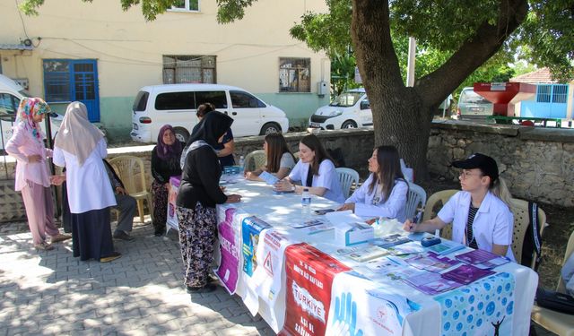 Uşak'ta sağlıkçılar köy köy gezerek sağlık taraması yapıyor