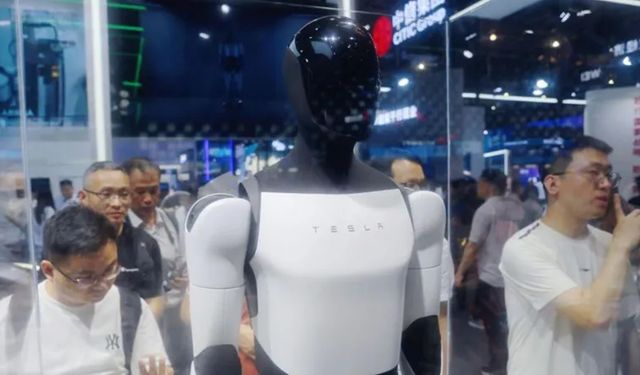 Tesla, insansı robot üretimine 2025’te başlayacak