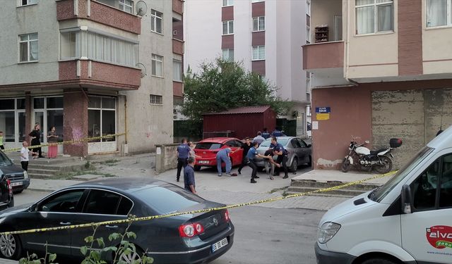 Samsun'da eşiyle tartışan ve baltayla eve girmeye çalışan şüpheli gözaltına alındı