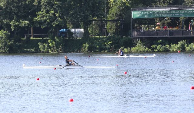 Türkiye'nin olimpik standartlardaki tek parkuru Meriç Nehri'nde ilk resmi kürek yarışları başladı