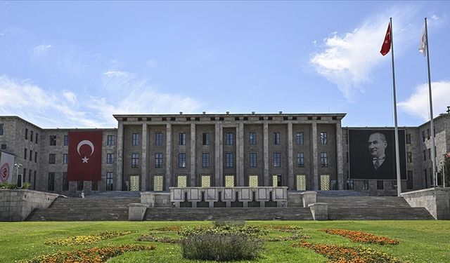 TBMM, öğretmenlik mesleği kanunu teklifi görüşmelerini haftaya erteledi