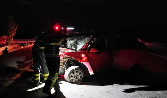 Çorum'da traktörle çarpışan otomobilin sürücüsü yaralandı