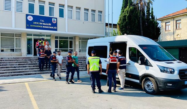 Mersin'de 4 zanlı terör örgütü propagandası yaptıkları iddiasıyla tutuklandı