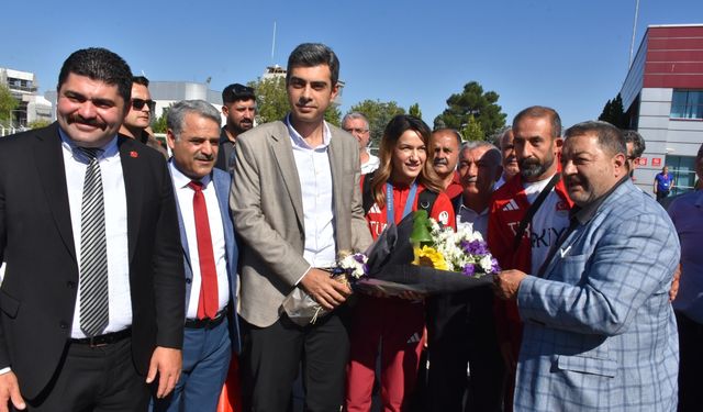 Olimpiyat ikincisi Hatice Akbaş, memleketi Malatya'ya geldi: