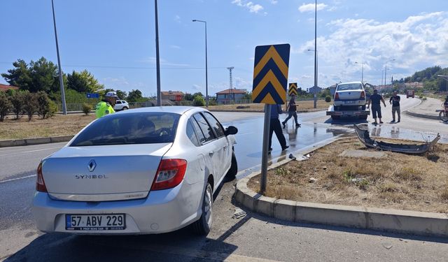 Samsun'da iki otomobilin çarpıştığı kazada 5 kişi yaralandı