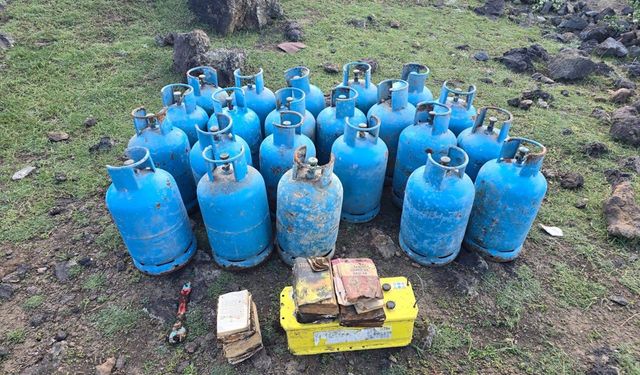 Tendürek Dağı'ndaki PKK/KCK operasyonunda mutfak tüpleri ele geçirildi