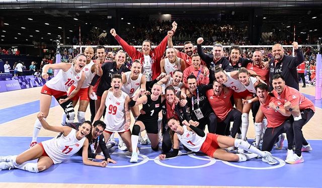 A Milli Kadın Voleybol Takımı, Olimpiyat Oyunları'nda ilk kez tarih yazarak yarı finale yükseldi