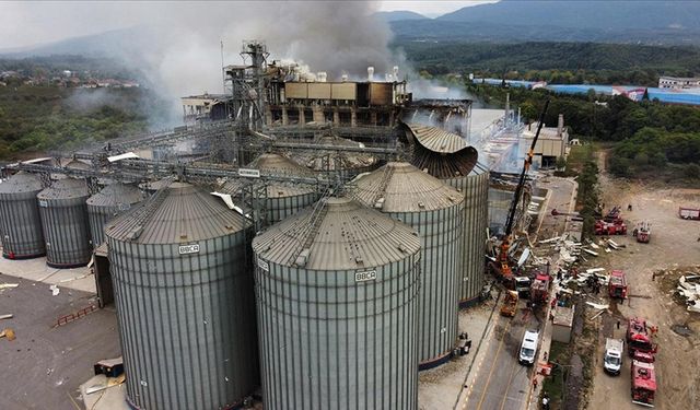 Sakarya'daki makarna fabrikasında meydana gelen patlamada 30 kişi yaralandı