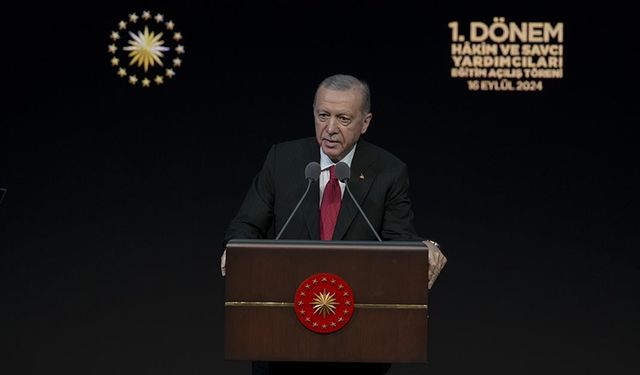 Cumhurbaşkanı Erdoğan, sosyal medya platformlarının giderek büyük bir operasyon aracı haline geldiğini ifade etti