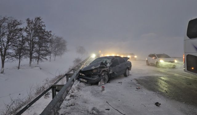 Çorum'daki zincirleme trafik kazasında 1 kişi öldü