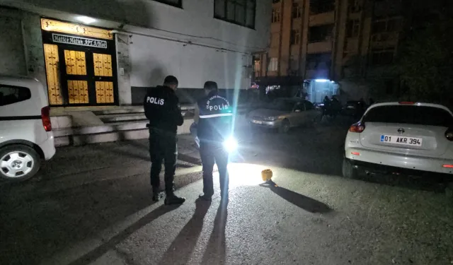 Adana'da bıçaklanan 1 kişi öldü, 1 kişi yaralandı