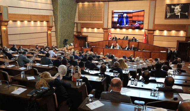İBB Meclisinde, belediyenin 264 milyar 916 milyon liralık borcu gündeme geldi