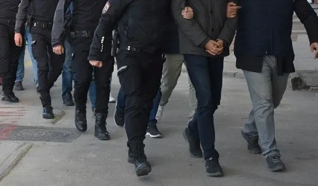 FETÖ silahlı terör örgütünün 'mahrem imam' olarak görevlendirdiği 33 kişi yakalandı
