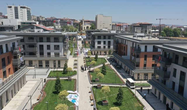 Cumhurbaşkanı Erdoğan bugün 250 bininci afet konutlarının teslimini yapacak