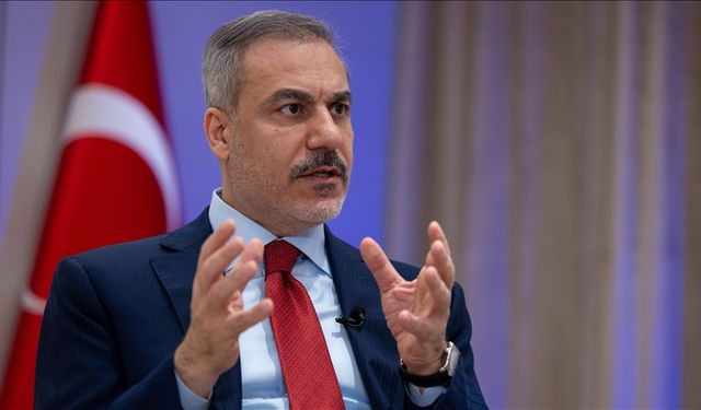 Bakan Fidan, Hazreti Muhammed'in karikatürünü yayımlayan dergiyi kınadı