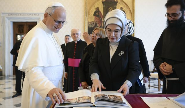 Emine Erdoğan, Papa 14. Leo ile görüştü