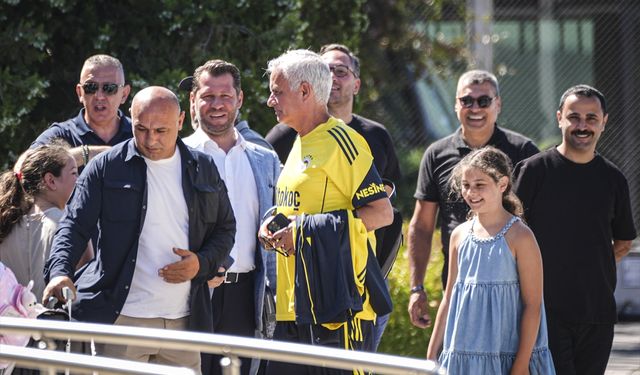 Fenerbahçe, yeni sezon hazırlıkları için Portekiz'e gitti