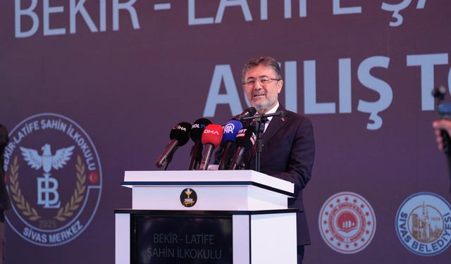 Bakan Yumaklı Sivas’ta okul açılışına katıldı