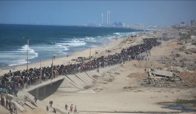 Gazze'de ateşkes sonrası Filistinliler evlerine dönüyor