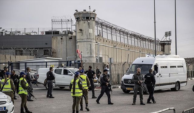 İsrail, alıkoyduğu aktivistleri Ketziot Hapishanesi’ne sevk etti