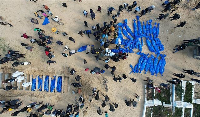 İsrail'den teslim alınan cenazeler Filistin’de defnedildi