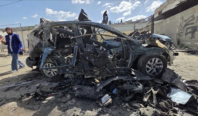 İsrail Lübnan'ın güneyinde bir aracı hedef aldı