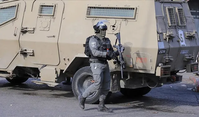 İsrail serbest bırakılan Filistinli esirlerin evlerine baskın düzenledi